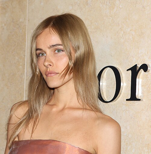 Isabel Lucas