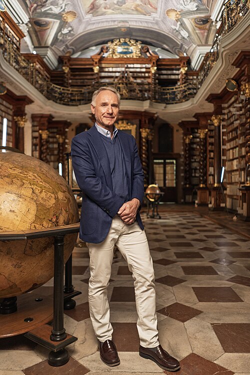 Dan Brown